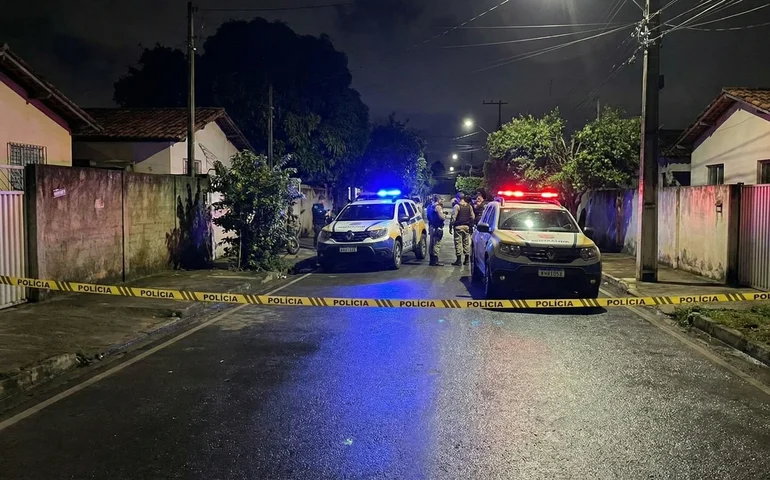 Jovem é perseguido por motociclista e executado com tiros nos olhos no bairro Feitosa