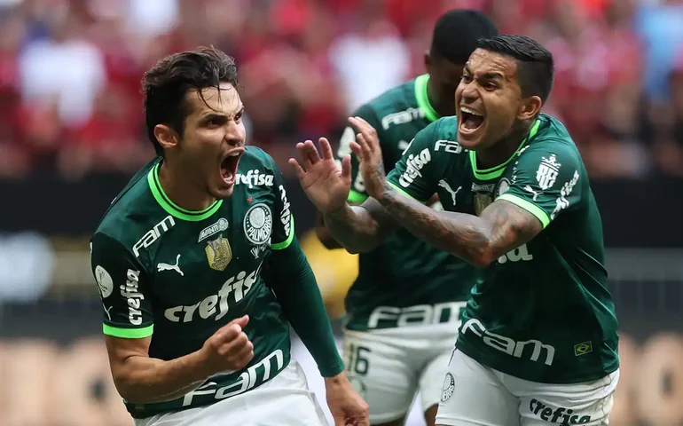 Palmeiras e Santos já disputaram a final do Campeonato Paulista dez vezes