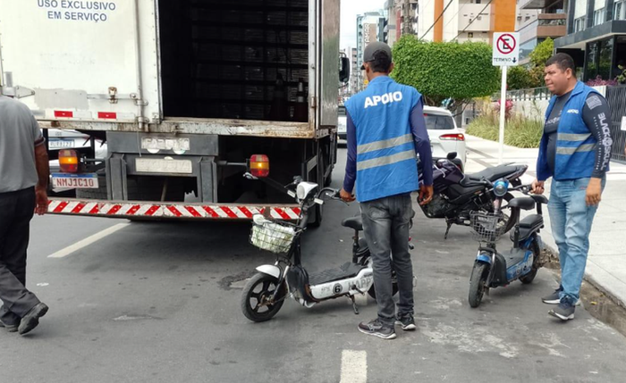 Quatro bicicletas elétricas usadas irregularmente em aluguel foram apreendidas na orla de Maceió Quatro bicicletas elétricas usadas irregularmente em aluguel foram apreendidas na orla de Maceió