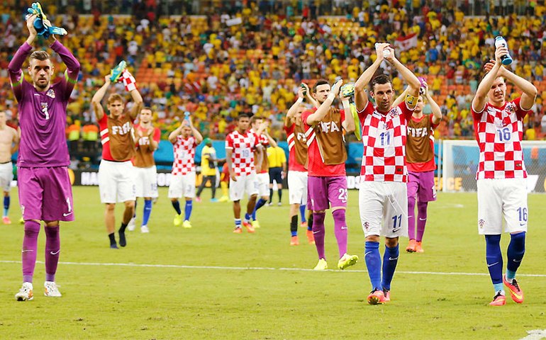 Croácia elimina Camarões com goleada