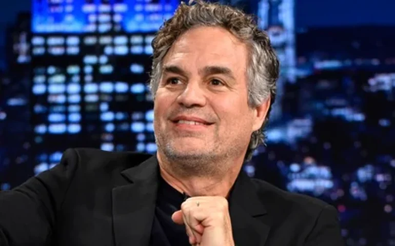 Mark Ruffalo rebate James Cameron após críticas à possível compra da Warner Bros. pela Netflix