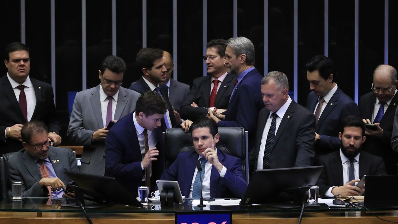 A blindagem dos blindados e o centenário de Jota