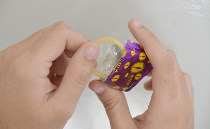 Uso do preservativo é essencial para impedir a transmissão de doenças