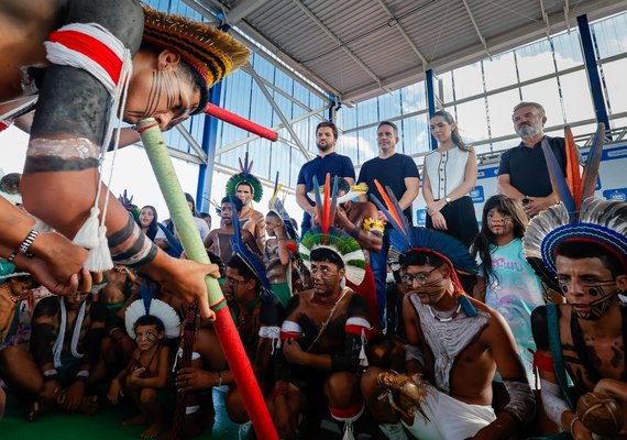 Paulo Dantas inaugura Escola Estadual Indígena Suraconã, em Traipu