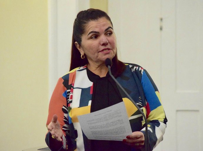 Deputada Ângela Garrote destaca posse do novo reitor do Ifal
