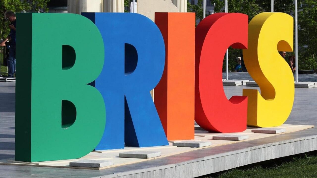 Ativos financeiros do BRICS atingem US$ 60 trilhões, mais de 50% do nível mundial, diz ministro