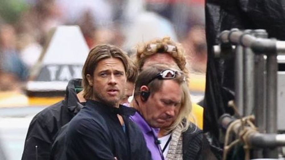 Brad Pitt salva figurante de pisoteamento em gravação de filme