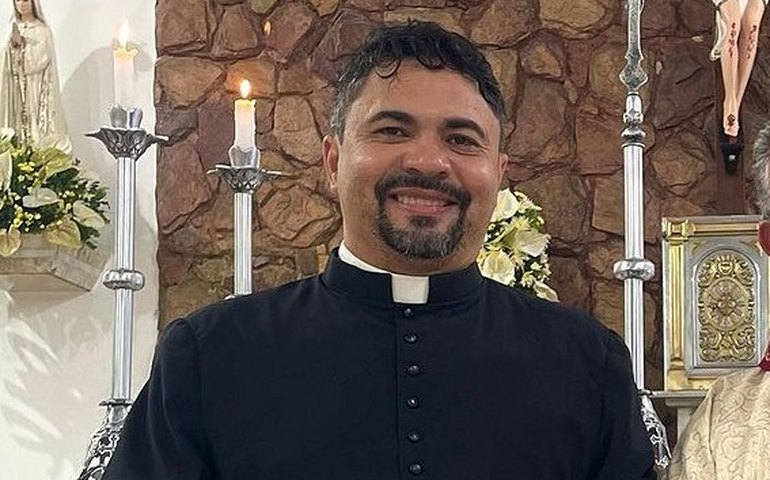 Ameaças e tentativa de homicídio em Novo Lino: padre é forçado a deixar igreja após ser alvo de violência política