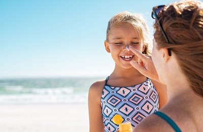 Saúde recomenda cuidados com a pele durante exposição ao sol no Carnaval