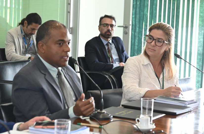 Clayton Santos apresenta na Câmara proposta de programa de capacitação em comunicação para câmaras municipais do Brasil