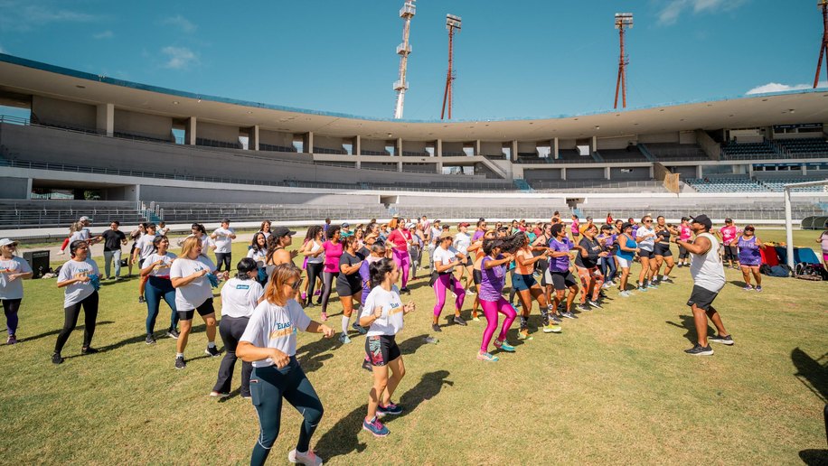 Lugar de Mulher é no Rei Pelé: 8 de março é celebrado com atividades físicas para centenas de mulheres