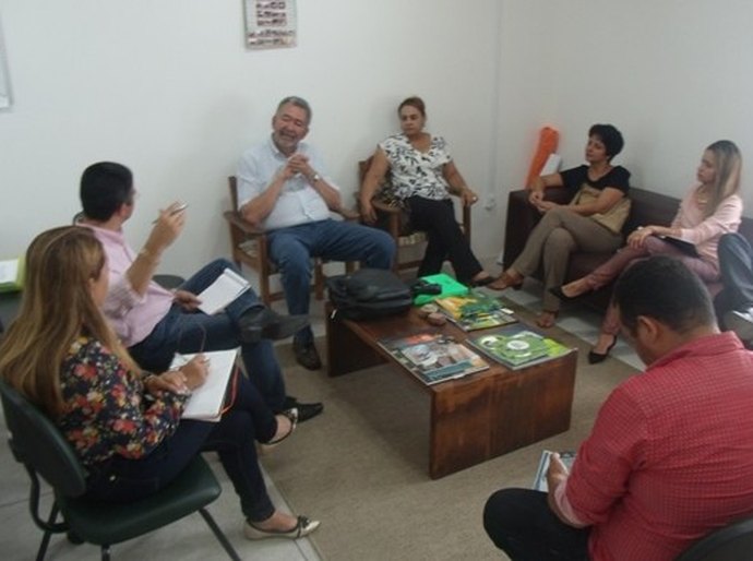 Emater discute viabilidade de serviços de assistência técnica e extensão rural