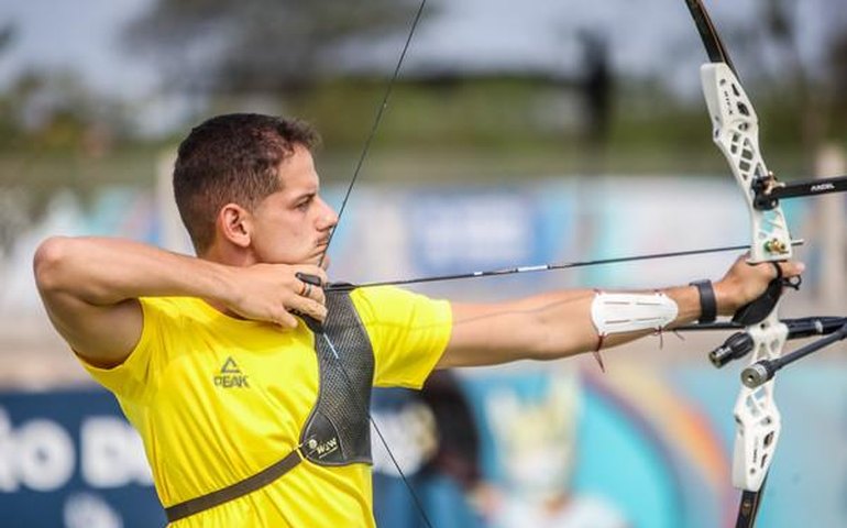 Marcus D'Almeida é bronze no Mundial do tiro com arco e garante vaga em Paris-2024