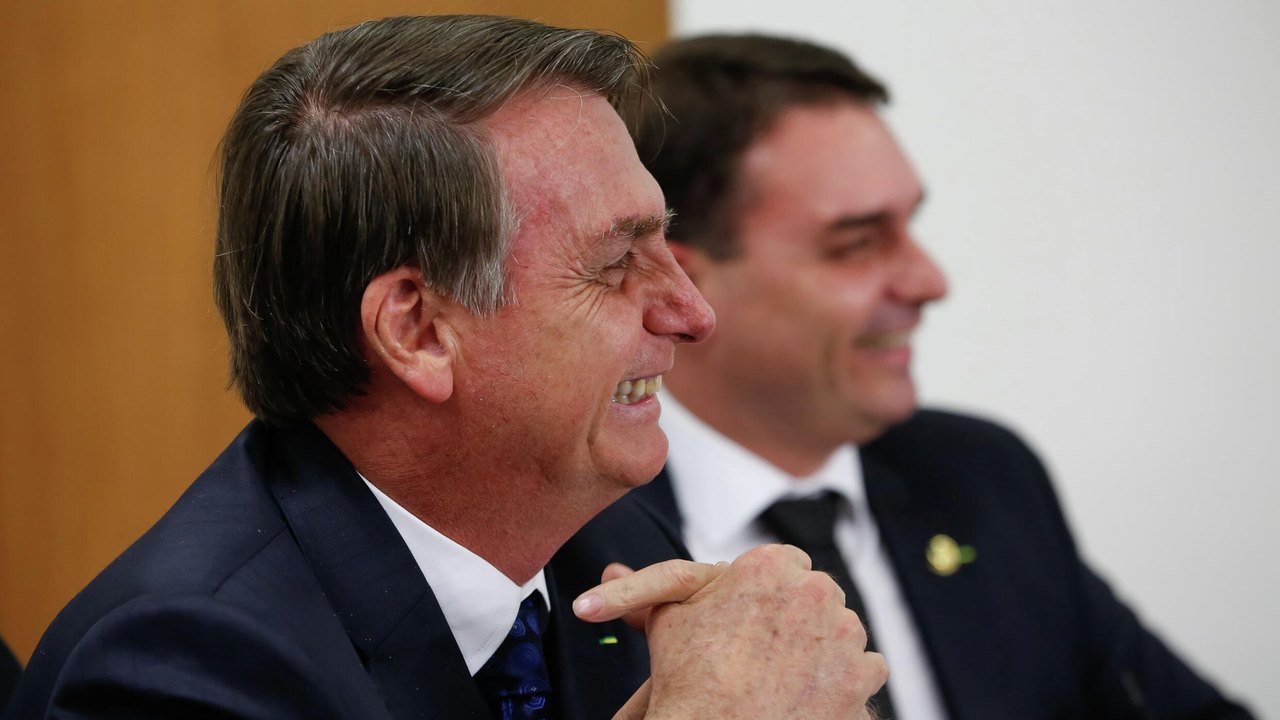 OAB solicita ao STF que Flávio Bolsonaro visite o pai na condição de advogado