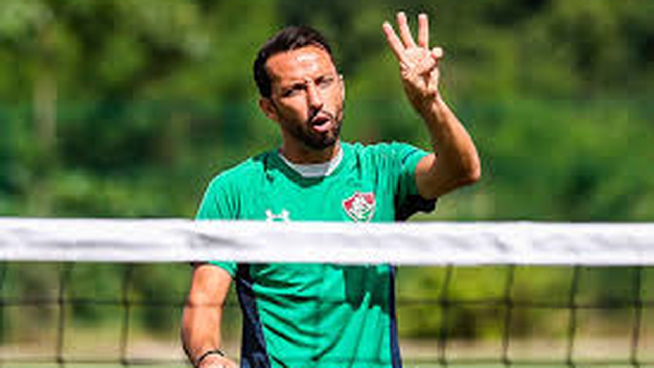 Nenê, do Fluminense, testa positivo para o novo coronavírus