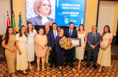 Câmara destaca pioneirismo de Marluce Caldas durante entrega de título de cidadã maceioense