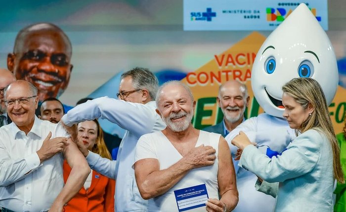 Presidente da República, Luiz Inácio Lula da Silva, durante visita às instalações da Brainfarma Indústria Química e Farmacêutica