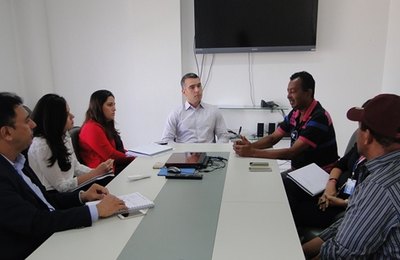 Desenvolve e ambulantes da orla planejam melhorias dos serviços 