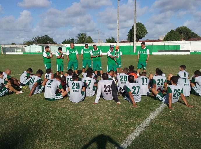Marechal faz última atividade antes de jogo considerado decisivo para Coruripe