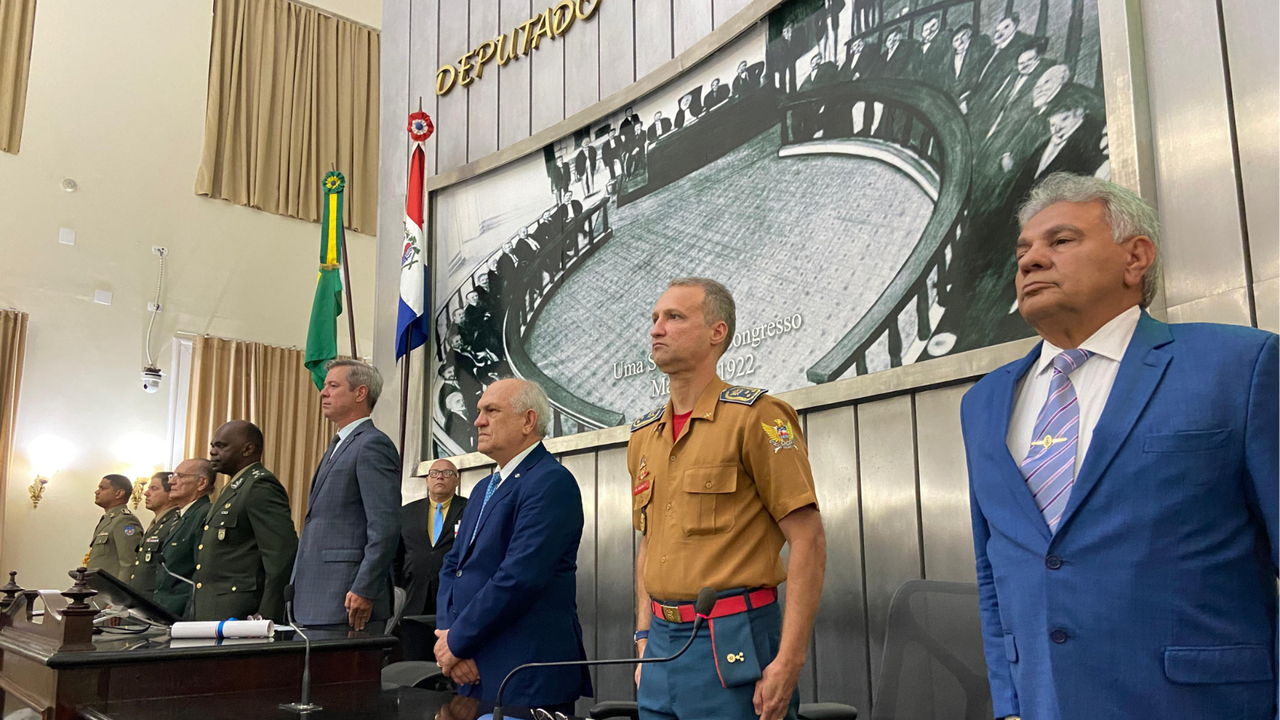 Cúpula do Corpo de Bombeiros prestigia homenagem ao general André Luiz Aguiar Ribeiro