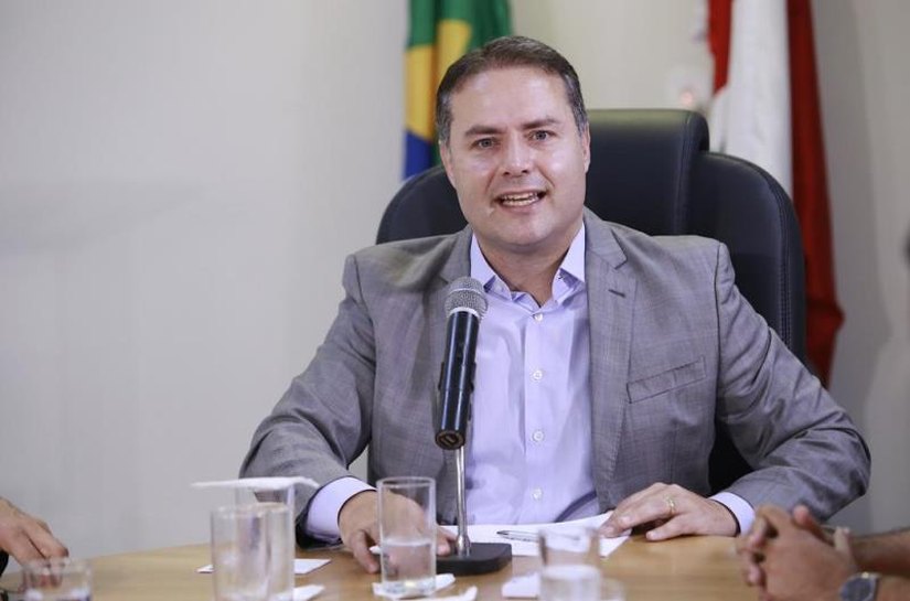 Governador anuncia liberação de R$ 8 milhões para operação contra à seca
