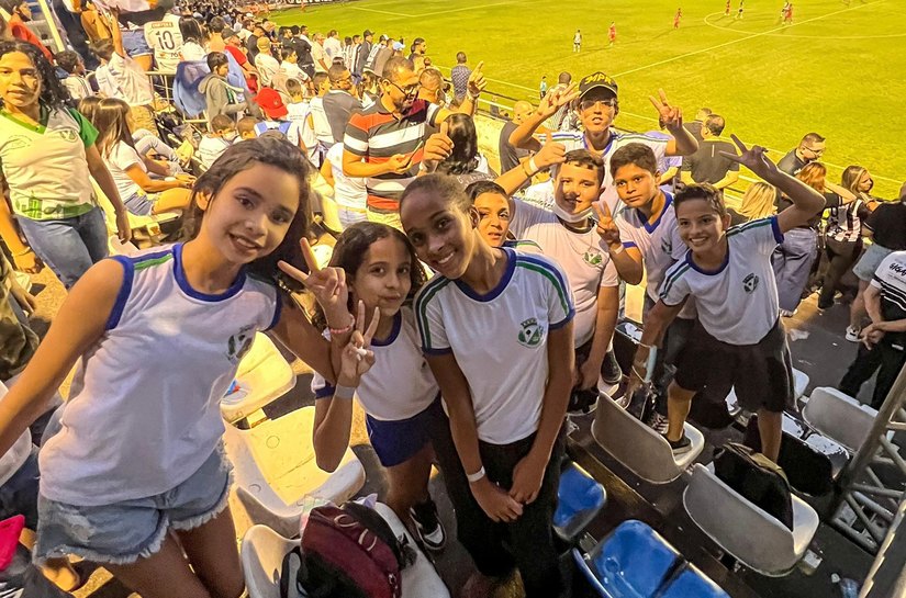 Pé-quente, projeto Torcedor Mirim leva mais 50 alunos ao estádio para acompanhar o ASA na Série D