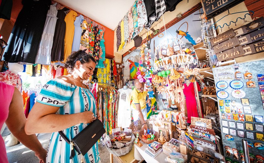 Mercado do Artesanato encanta visitantes de todo o Brasil e estrangeiros