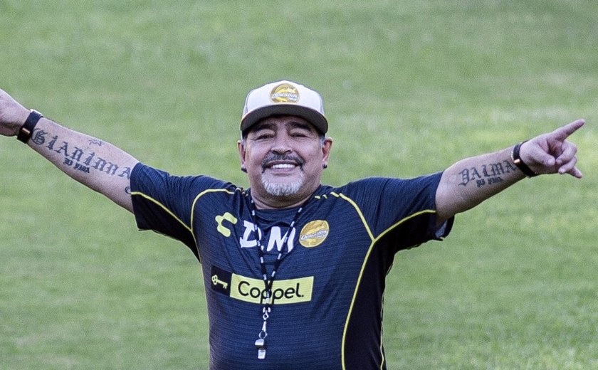 Filhos de Maradona pedem à Justiça para exumar corpo e transferir mausoléu até área turística