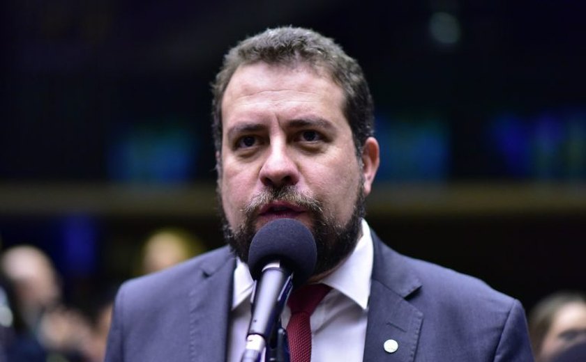 PT doa R$ 30 milhões para a campanha de Boulos