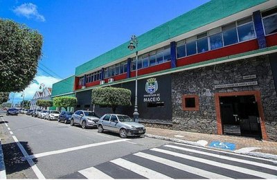 Prefeitura de Maceió paga salários de abril nesta sexta-feira 