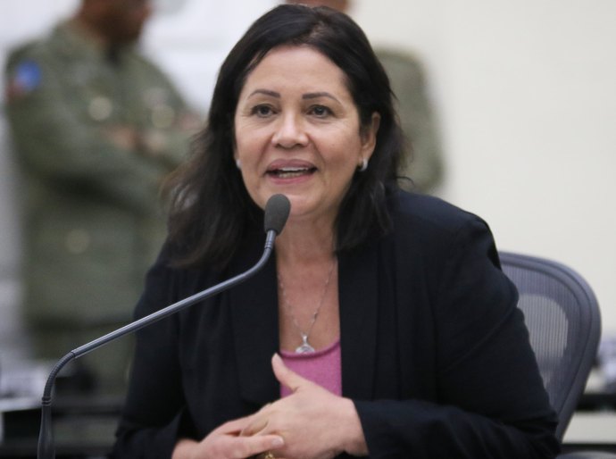Deputada Rose Davino relata visita a Centro Especializado em Reabilitação