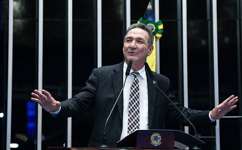 Lucas Barreto lamenta falta de licença de exploração de petróleo no Amapá