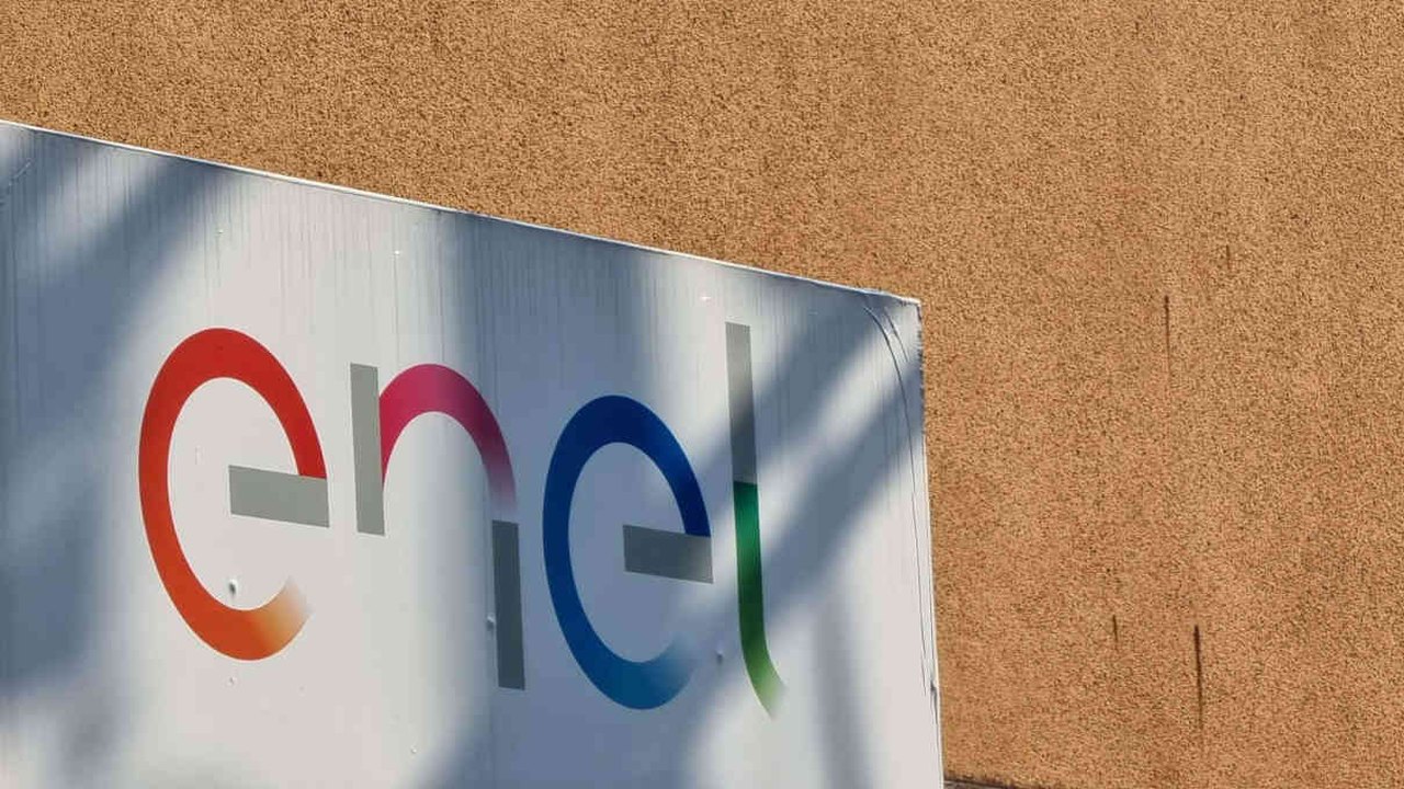 Enel Rio entrega geladeiras econômicas para famílias de Niterói e Casimiro de Abreu