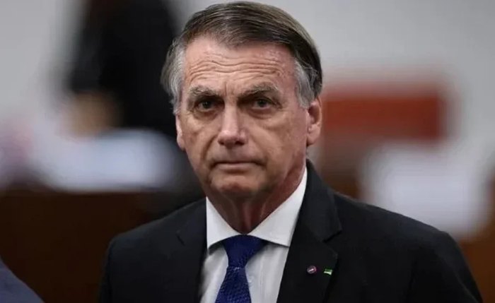 Bolsonaro tem quadro estável e sem intercorrências, diz boletim médico