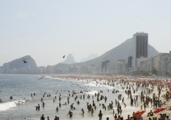 Metrô do Rio já vendeu quase 80 mil bilhetes para o réveillon em Copacabana