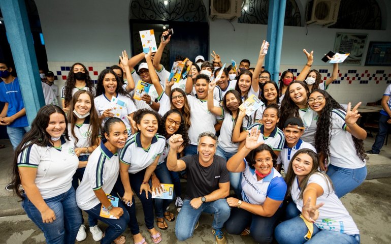 Rafael Brito faz apelo aos municípios pela oferta de transporte urbano gratuito aos candidatos do Enem