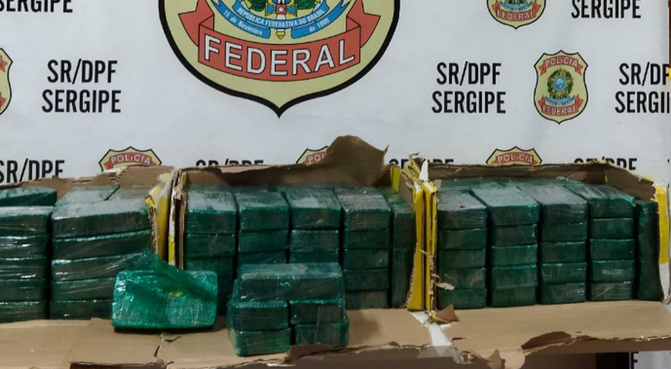 Motorista é preso com 112 kg de crack em carreta na BR-101 / Foto: Foto: PF/SE