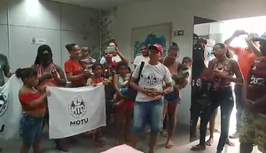 Manifestantes ocupam sede da Prefeitura de Nossa Senhora do Socorro
