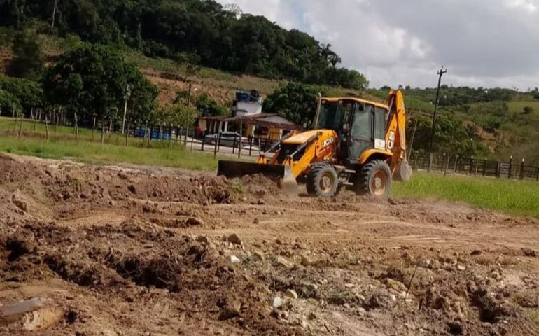 Apoio ao homem do campo: Prefeitura de Branquinha abre açudes e prepara terrenos para plantio