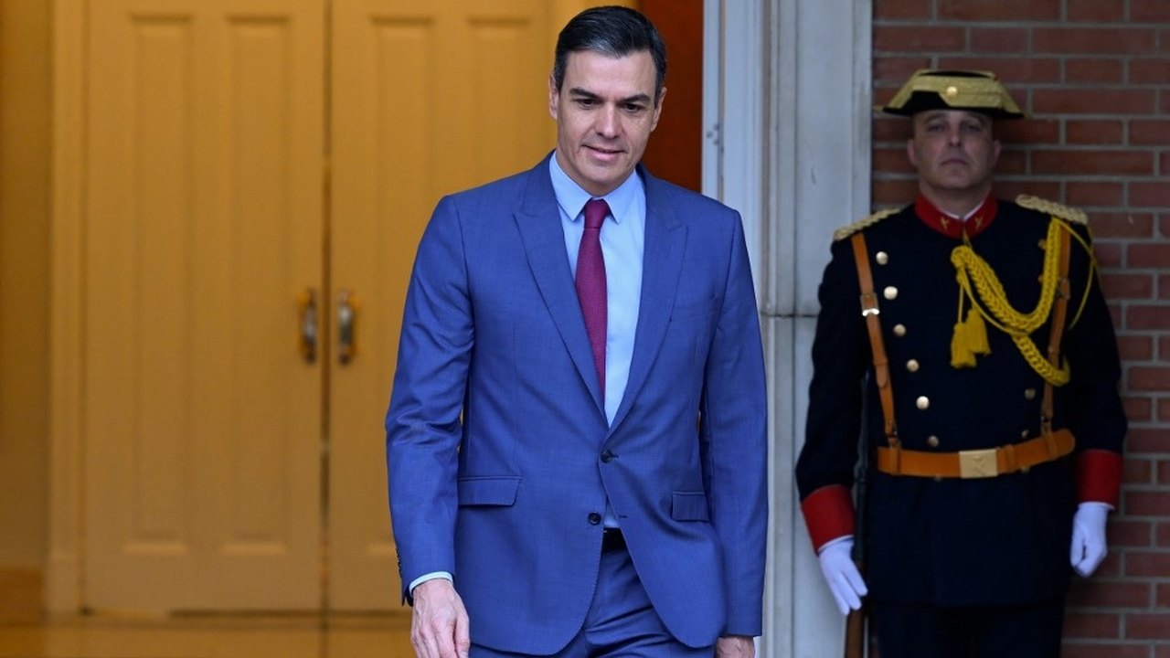 Premiê da Espanha negociará coalizão após novo Parlamento tomar posse