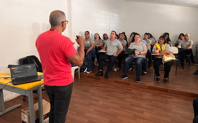 Ronda no Bairro capacita colaboradores do Teleatendimento 190