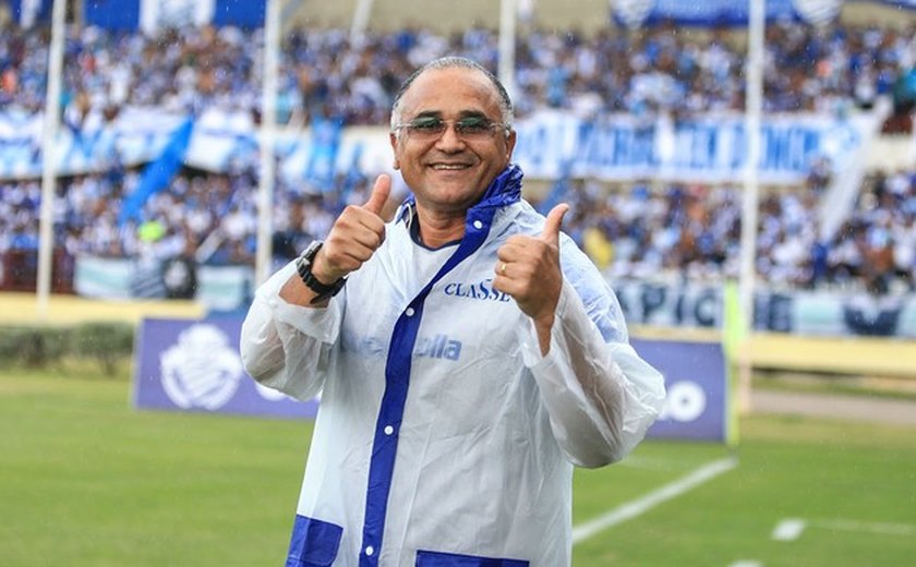 Oliveira Canindé completa 50 partidas no CSA com aproveitamento de 68%