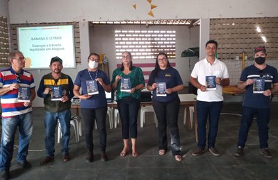 Adeal faz palestras com agricultores e feirantes sobre a obrigatoriedade da PTIV