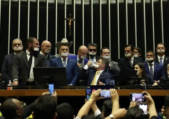 Partidos de esquerda pedem suspensão de deputados do PL por ocupação da Mesa Diretora