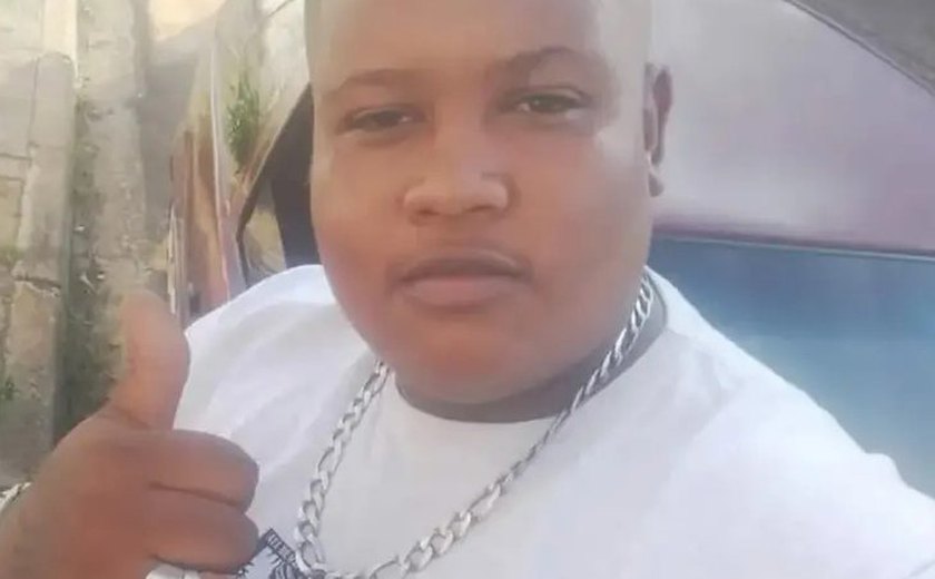 Rapaz de 25 anos morre na porta de hospital após espera por maca para gordos