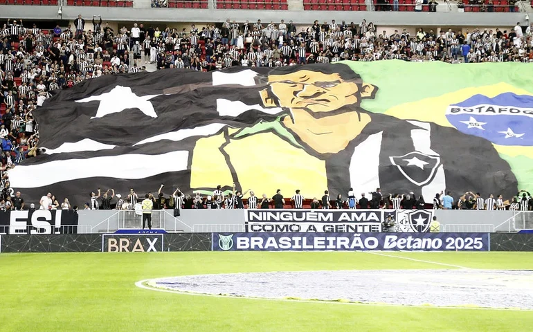 Botafogo vence Vasco de virada pelo Brasileirão na primeira derrota de Renato Gaúcho