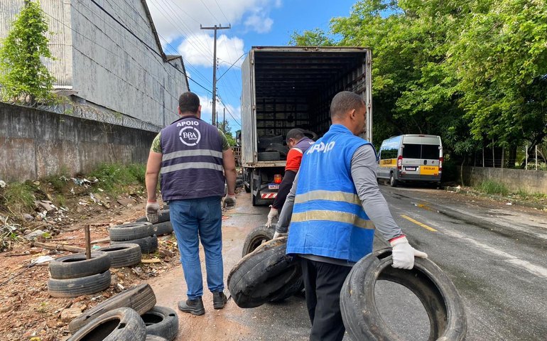 Operação Calçada Cidadã remove cercas irregulares no bairro Petrópolis