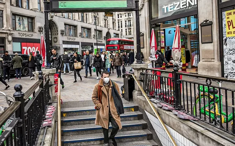 PMI composto do Reino Unido sobe a 54 em abril, apoiado por serviços, diz S&P Global