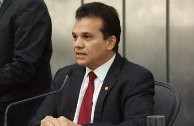 Ricardo Nezinho anuncia R$ 60 milhões para maternidade em Arapiraca