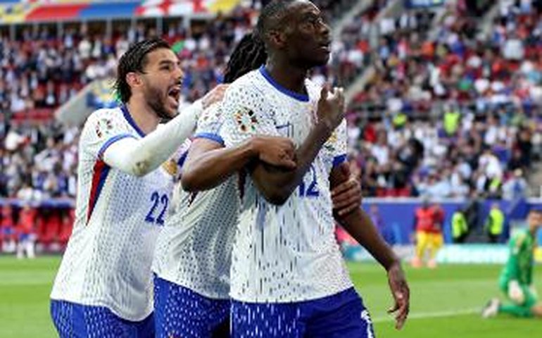 França marca no final, vence a Bélgica em jogo dramático e vai às quartas da Eurocopa